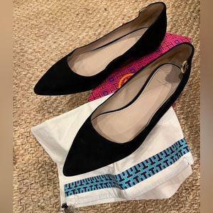 Tory Burch Elizabeth black suede flat with pointed toe
Size 9 1/2